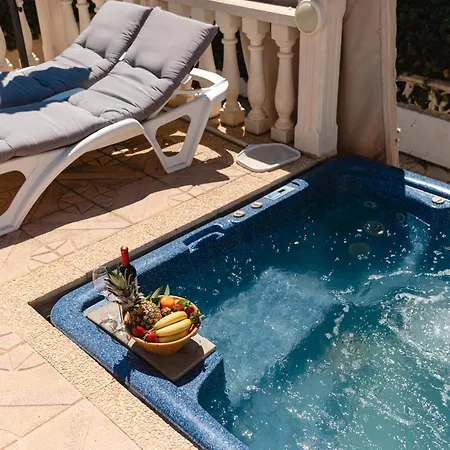 Vista Ifach Villa *